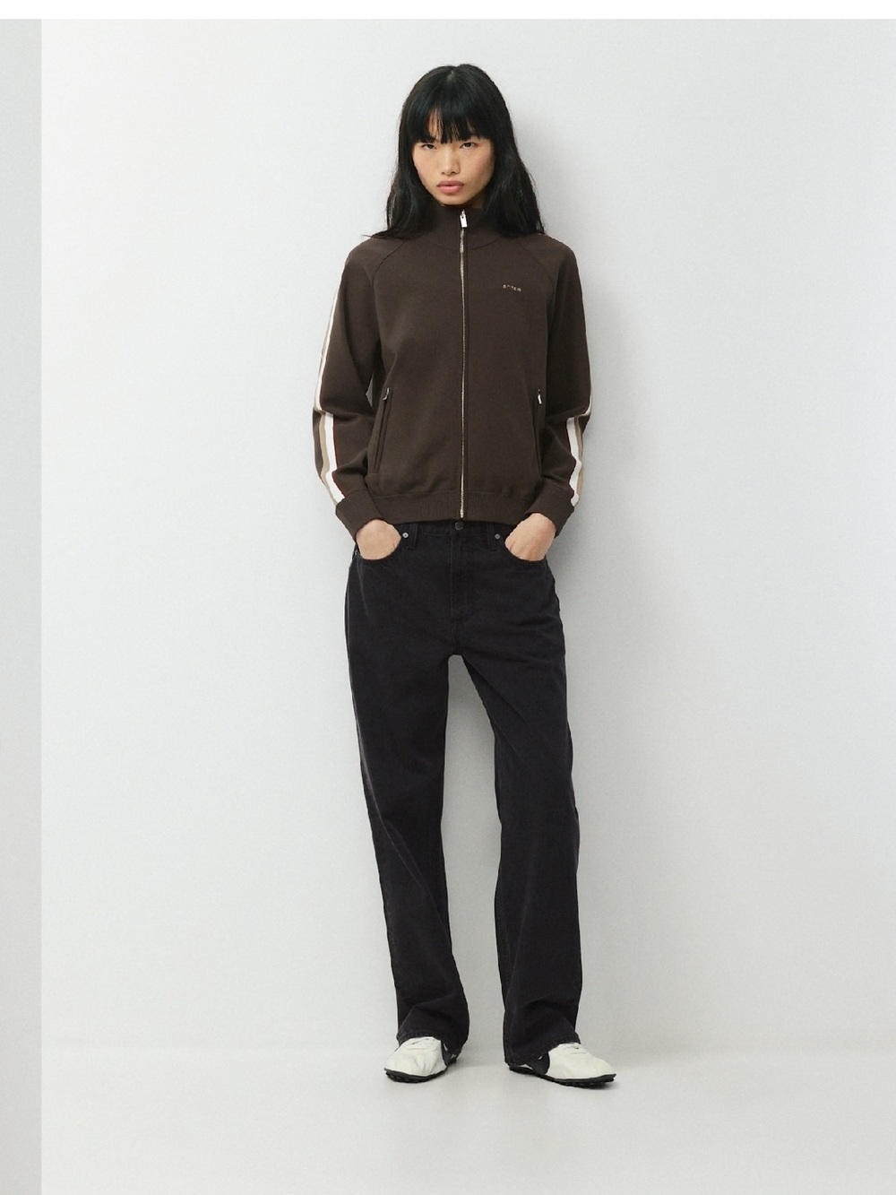 Aritizia Women’s Dark Brown Track Jacket - Unbranded